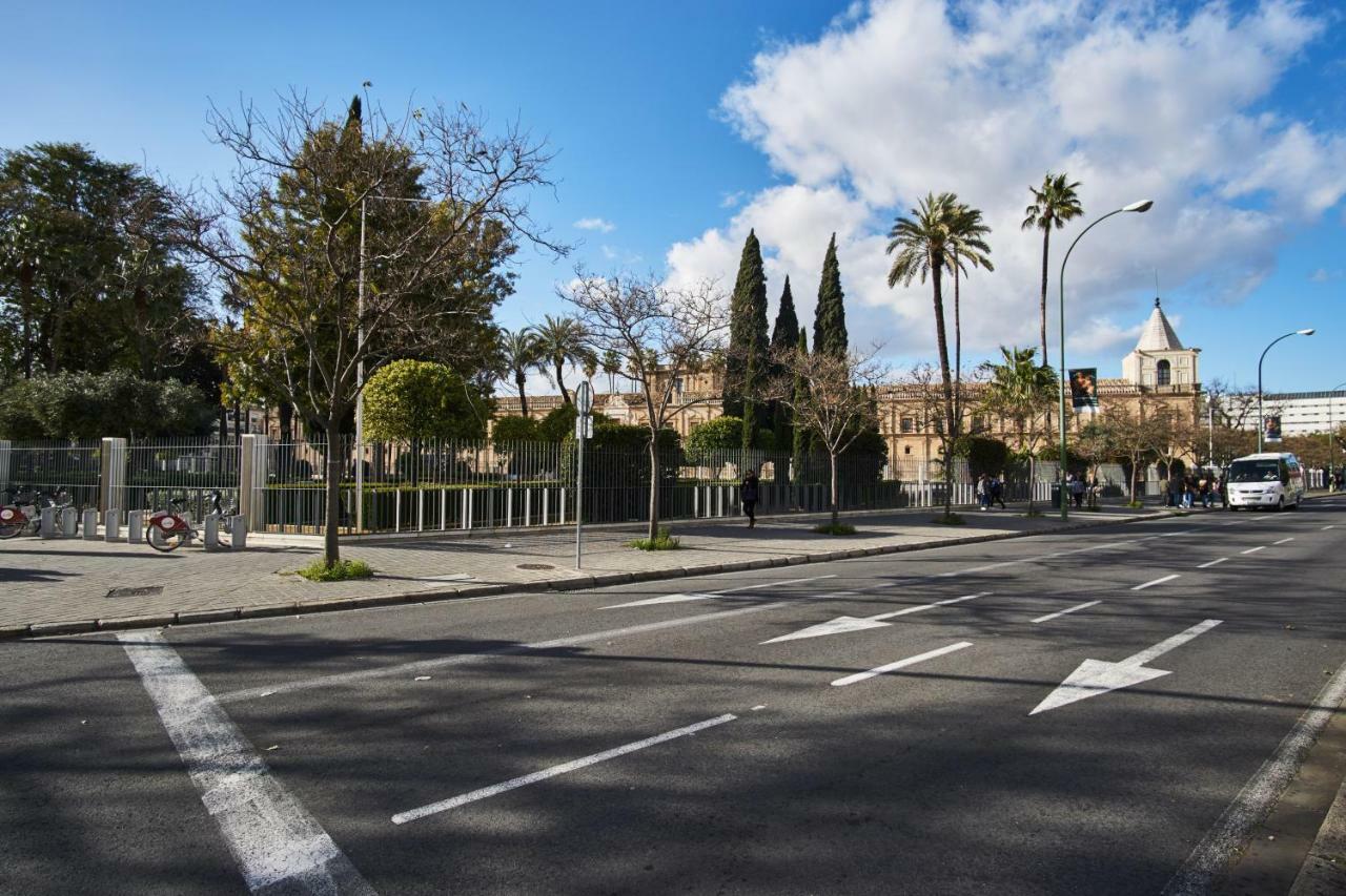 Froilan City Walls By Valcambre Sevilla Bagian luar foto