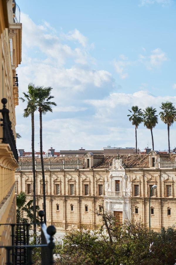 Froilan City Walls By Valcambre Sevilla Bagian luar foto